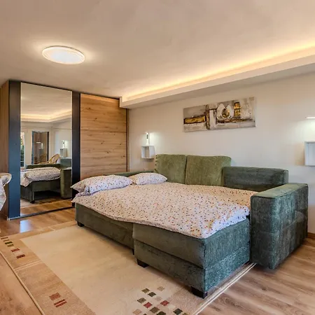 Apartament House Hortenzia View - Happy