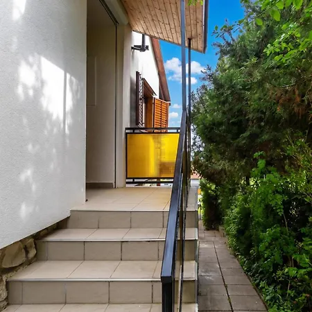 Сasa de vacaciones House Hortenzia View Terrace & Garden - Happy